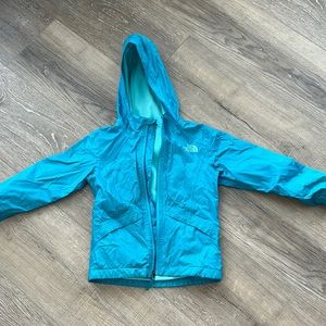 Girls The North Face Size 6 (XS) fleece lined waterproof rain coat
